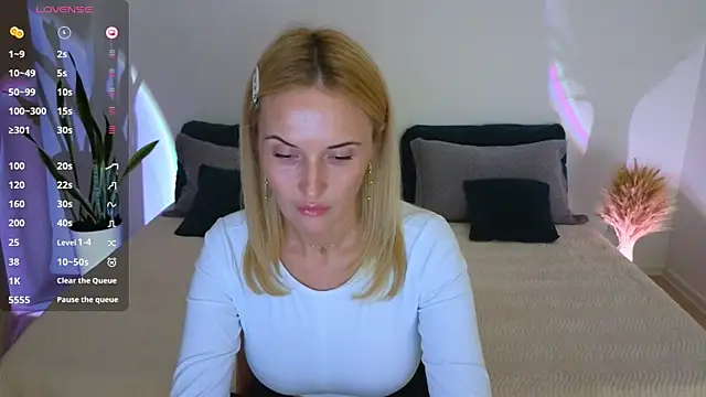 AlisssaRose online show from 09-25-25, 08:59