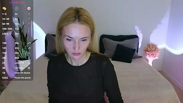 AlisssaRose online show from 10-18-25, 08:33