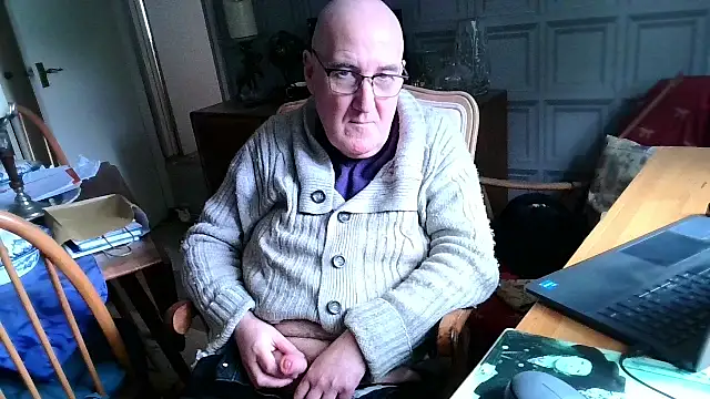 Adamdaddybear online show from 02-17-25, 01:22
