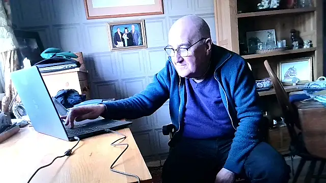 Adamdaddybear online show from 01-27-25, 01:41