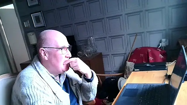 Adamdaddybear online show from 03-06-25, 01:14
