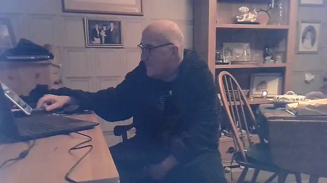 Adamdaddybear online show from 02-01-25, 09:51