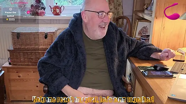 Adamdaddybear online show from 02-08-26, 09:07