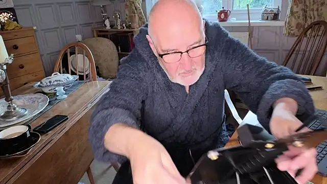 Adamdaddybear online show from 10-27-25, 07:31