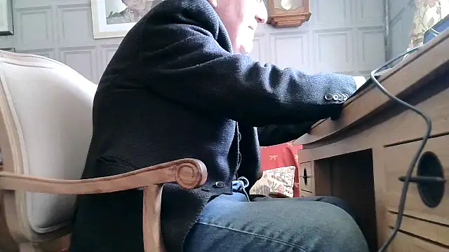 Adamdaddybear online show from 02-28-25, 02:20