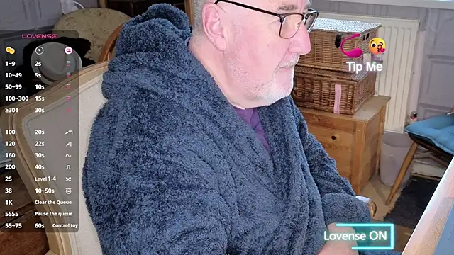 Adamdaddybear online show from 11-27-25, 08:26