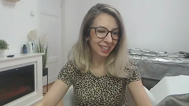 Snapshot of SukyGirl chatting on 02-26-25, 09:12 SukyGirl online show from 02-26-25, 09:12