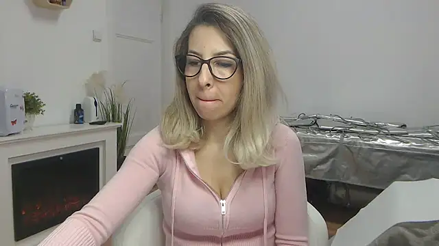 Snapshot of SukyGirl chatting on 02-27-25, 06:46 SukyGirl online show from 02-27-25, 06:46