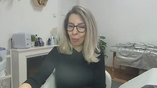Snapshot of SukyGirl chatting on 02-28-25, 09:47 SukyGirl online show from 02-28-25, 09:47