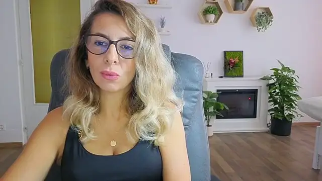 SukyGirl online show from 10-28-25, 07:51