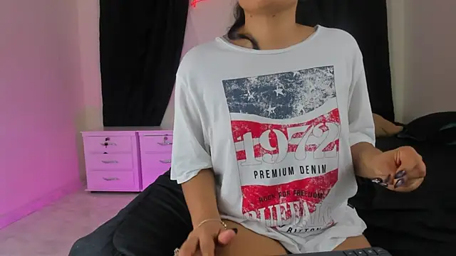 lindacastro02 online show from 12-08-24, 04:44