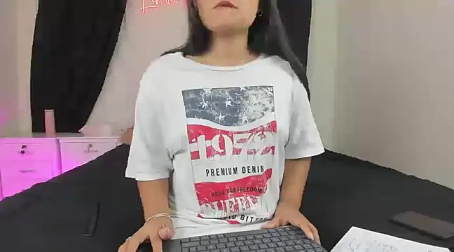 lindacastro02 online show from 02-27-25, 01:17