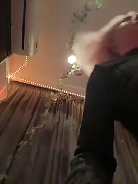 XMelissaX online show from 04-04-26, 10:49