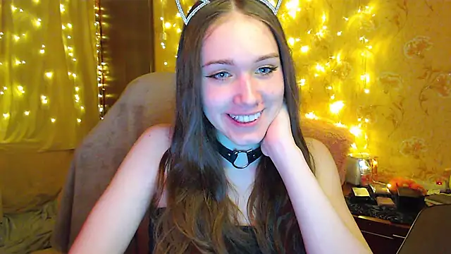 fluffy kitty  online show from 12-16-25, 11:58