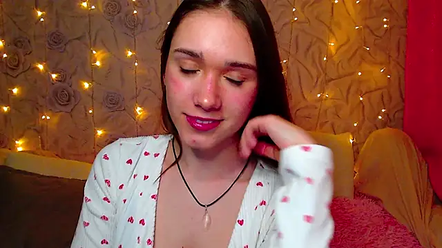 fluffy kitty  online show from 10-05-25, 04:53