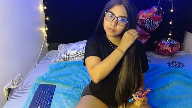 Snapshot of Miapeyton chatting on 02-19-25, 01:28 Miapeyton online show from 02-19-25, 01:28