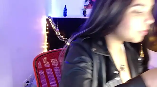 Snapshot of Miapeyton chatting on 12-27-24, 03:26 Miapeyton online show from 12-27-24, 03:26