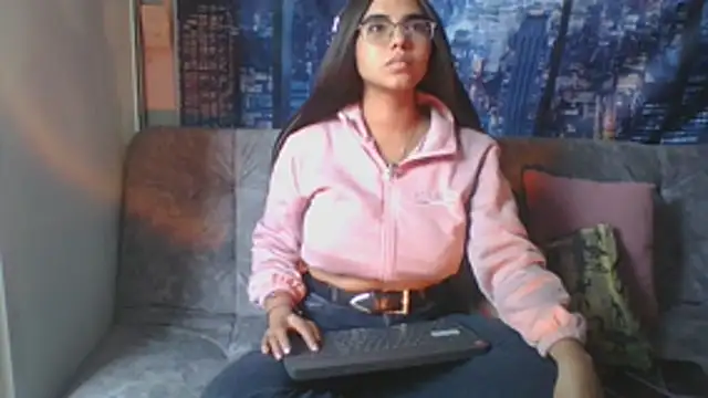 Snapshot of Miapeyton chatting on 07-17-26, 04:04 Miapeyton online show from 07-17-26, 04:04