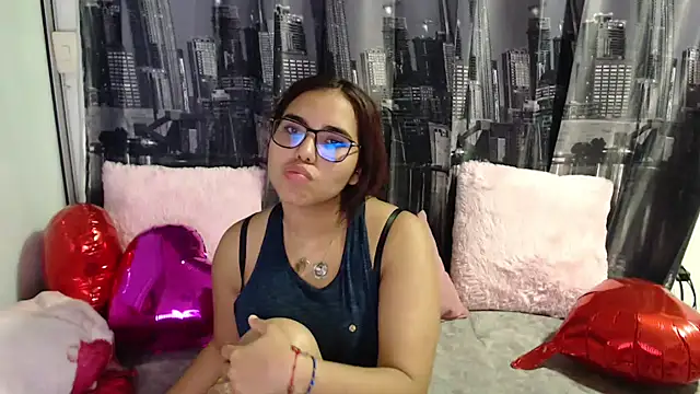 Snapshot of Miapeyton chatting on 02-14-25, 02:28 Miapeyton online show from 02-14-25, 02:28