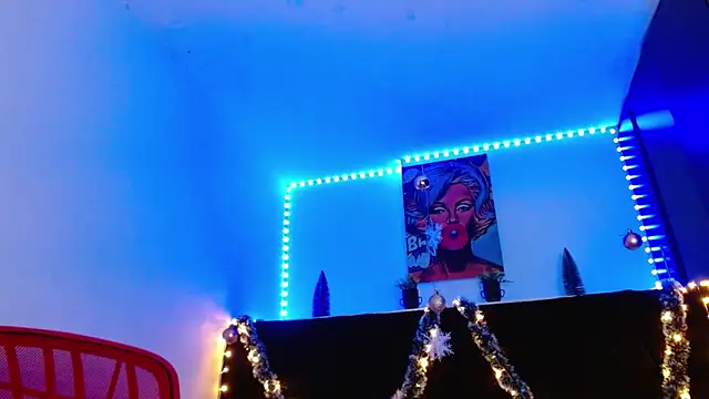 Snapshot of Miapeyton chatting on 12-24-24, 12:00 Miapeyton online show from 12-24-24, 12:00