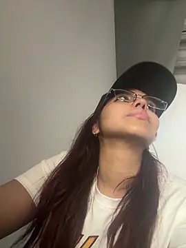 Miapeyton online show from 03-24-26, 11:27