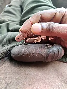 Snapshot of Shibuvyyyy chatting on 10-24-25, 05:39 Shibuvyyyy online show from 10-24-25, 05:39