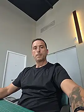 Snapshot of Lucas___81 chatting on 06-08-26, 06:30 Lucas 81 online show from 06-08-26, 06:30