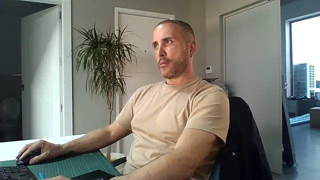 Lucas   81 online show from 03-18-26, 05:58