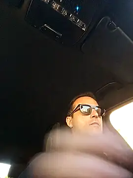 Snapshot of Lucas___81 chatting on 10-20-25, 09:43 Lucas   81 online show from 10-20-25, 09:43