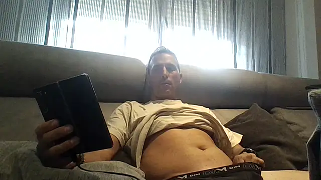 Lucas   81 online show from 11-17-25, 01:48