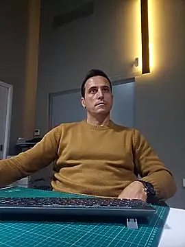 Lucas   81 online show from 12-02-25, 07:48