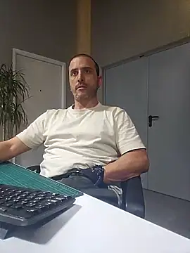 Lucas   81 online show from 04-07-26, 06:21