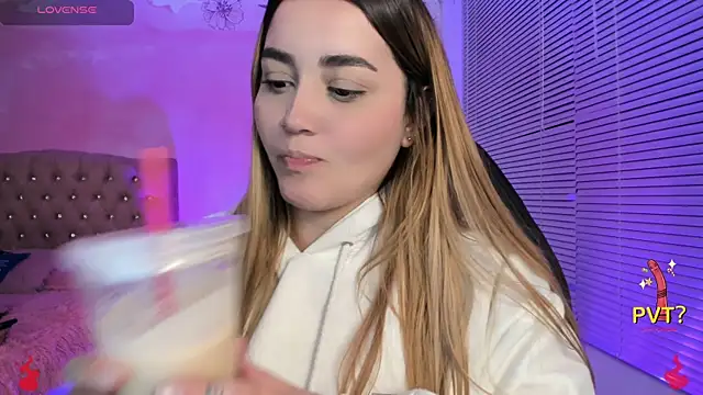 Snapshot of Lucia_star__ chatting on 02-18-25, 02:38 Lucia star online show from 02-18-25, 02:38