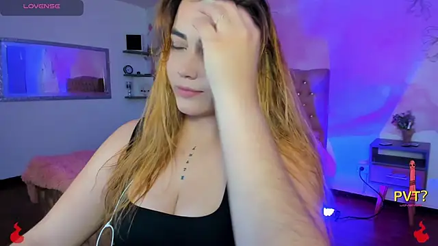 Snapshot of Lucia_star__ chatting on 02-25-25, 02:25 Lucia star online show from 02-25-25, 02:25