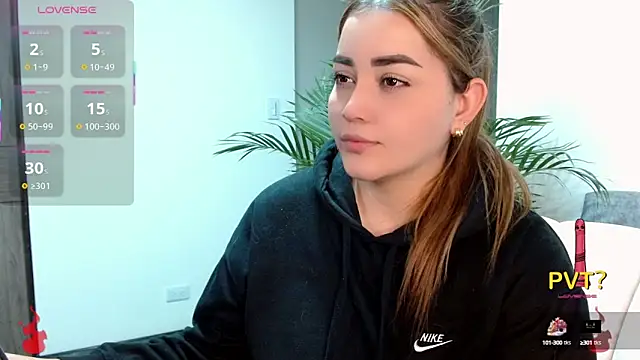 Snapshot of Lucia_star__ chatting on 10-19-25, 11:51 Lucia star online show from 10-19-25, 11:51