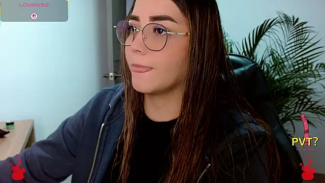 Lucia star   online show from 04-15-26, 09:48