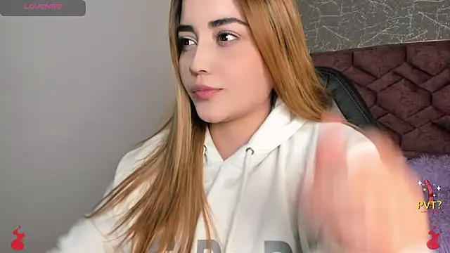 Snapshot of Lucia_star__ chatting on 01-14-25, 07:53 Lucia star online show from 01-14-25, 07:53