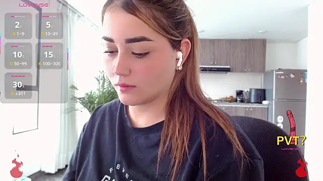 Snapshot of Lucia_star__ chatting on 11-21-25, 05:23 Lucia star online show from 11-21-25, 05:23