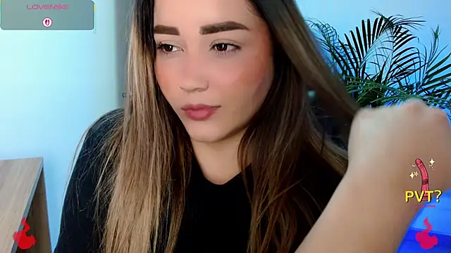 Snapshot of Lucia_star__ chatting on 06-11-26, 02:25 Lucia star online show from 06-11-26, 02:25
