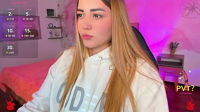 Snapshot of Lucia_star__ chatting on 03-18-25, 03:02 Lucia star online show from 03-18-25, 03:02