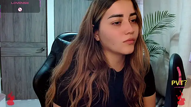 Snapshot of Lucia_star__ chatting on 02-27-26, 01:44 Lucia star online show from 02-27-26, 01:44