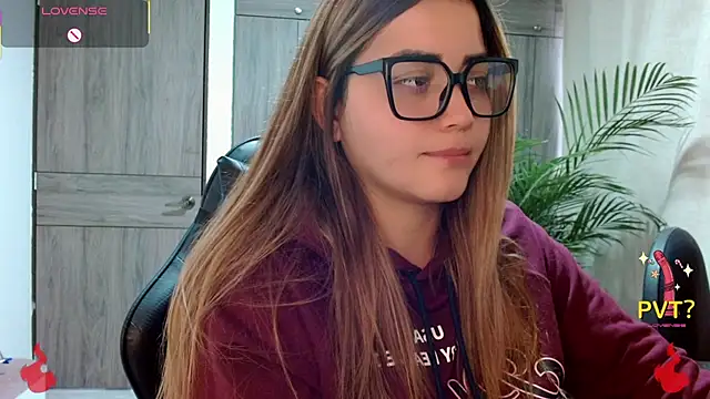 Snapshot of Lucia_star__ chatting on 02-23-26, 01:01 Lucia star online show from 02-23-26, 01:01