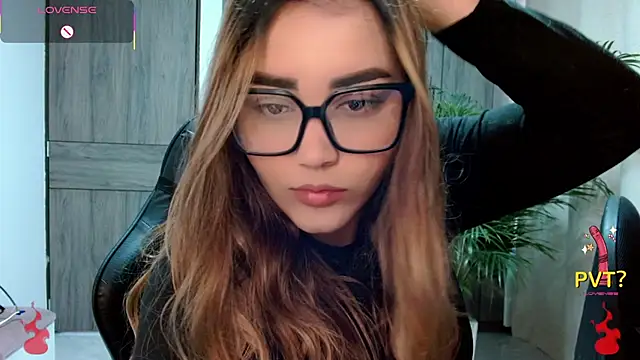 Snapshot of Lucia_star__ chatting on 02-26-26, 01:44 Lucia star online show from 02-26-26, 01:44