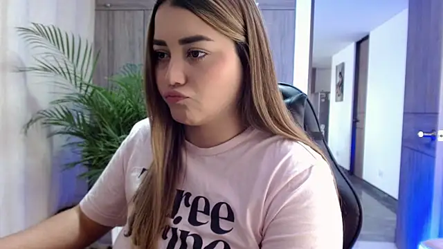 Snapshot of Lucia_star__ chatting on 01-10-26, 05:41 Lucia star online show from 01-10-26, 05:41