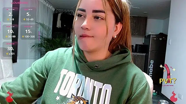 Snapshot of Lucia_star__ chatting on 11-14-25, 01:20 Lucia star online show from 11-14-25, 01:20