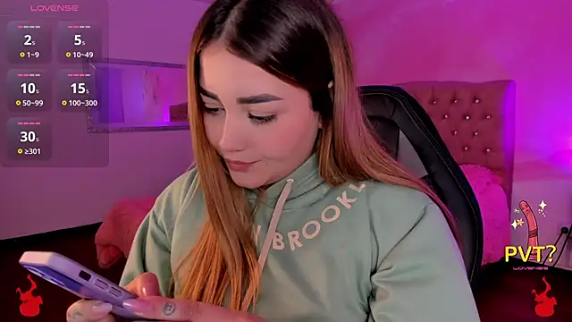 Snapshot of Lucia_star__ chatting on 03-14-25, 06:10 Lucia star online show from 03-14-25, 06:10