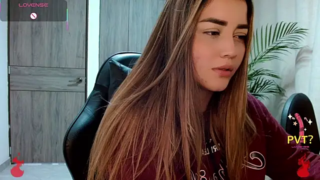 Snapshot of Lucia_star__ chatting on 02-14-26, 03:56 Lucia star online show from 02-14-26, 03:56