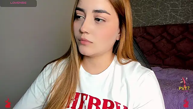 Snapshot of Lucia_star__ chatting on 01-25-25, 07:18 Lucia star online show from 01-25-25, 07:18