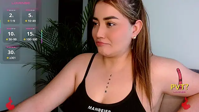 Snapshot of Lucia_star__ chatting on 10-15-25, 08:50 Lucia star online show from 10-15-25, 08:50