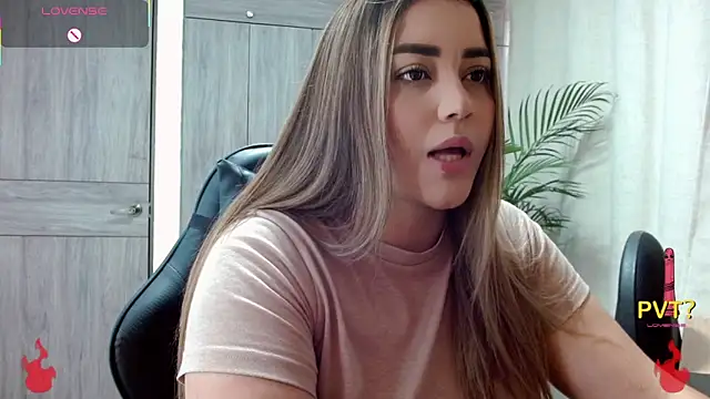 Snapshot of Lucia_star__ chatting on 02-05-26, 05:09 Lucia star online show from 02-05-26, 05:09